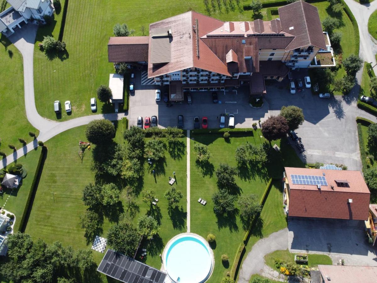 Hotel Pachernighof Фельден-ам-Вёртер-Зе Экстерьер фото