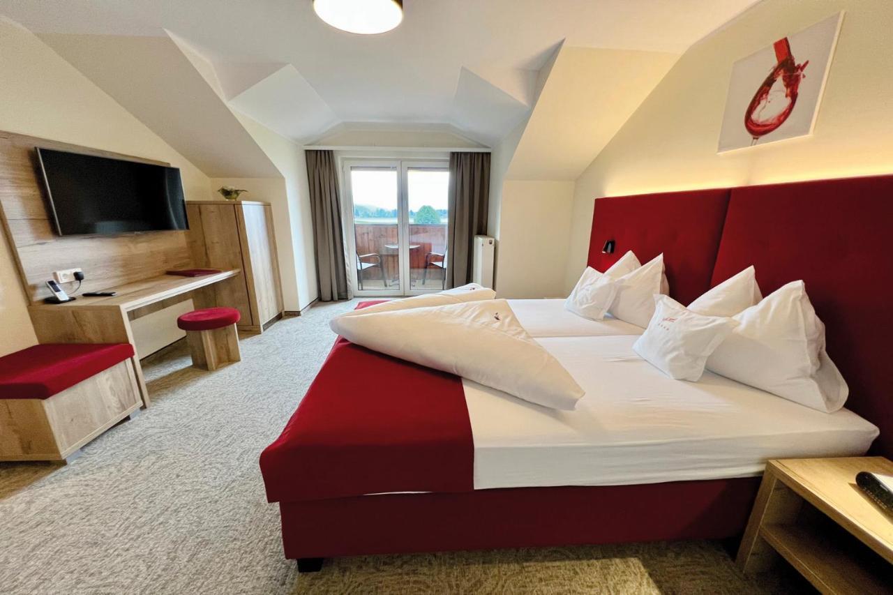 Hotel Pachernighof Фельден-ам-Вёртер-Зе Экстерьер фото