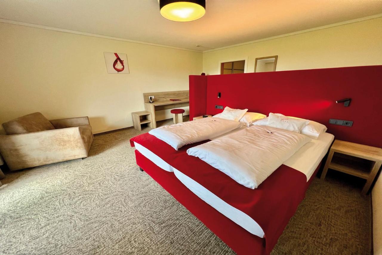 Hotel Pachernighof Фельден-ам-Вёртер-Зе Экстерьер фото