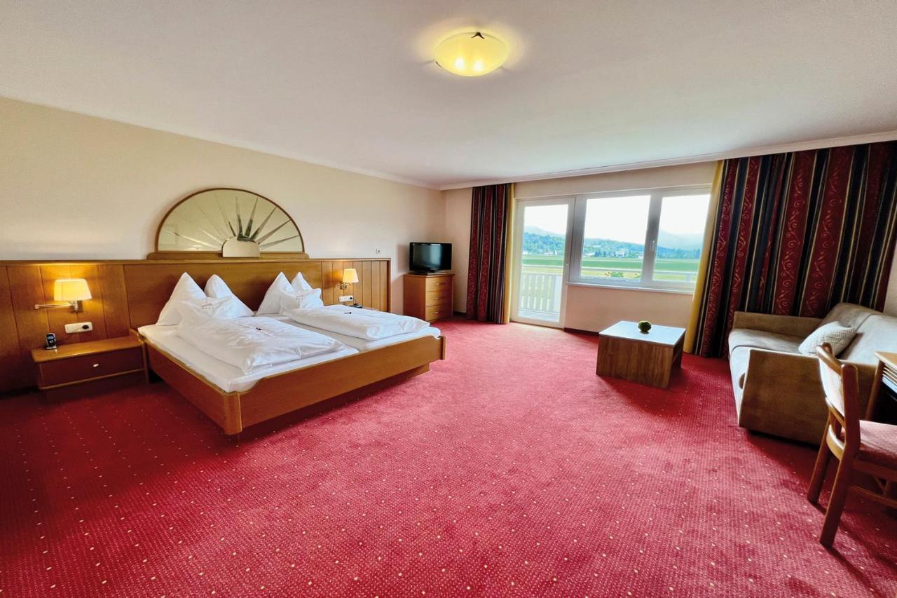 Hotel Pachernighof Фельден-ам-Вёртер-Зе Экстерьер фото