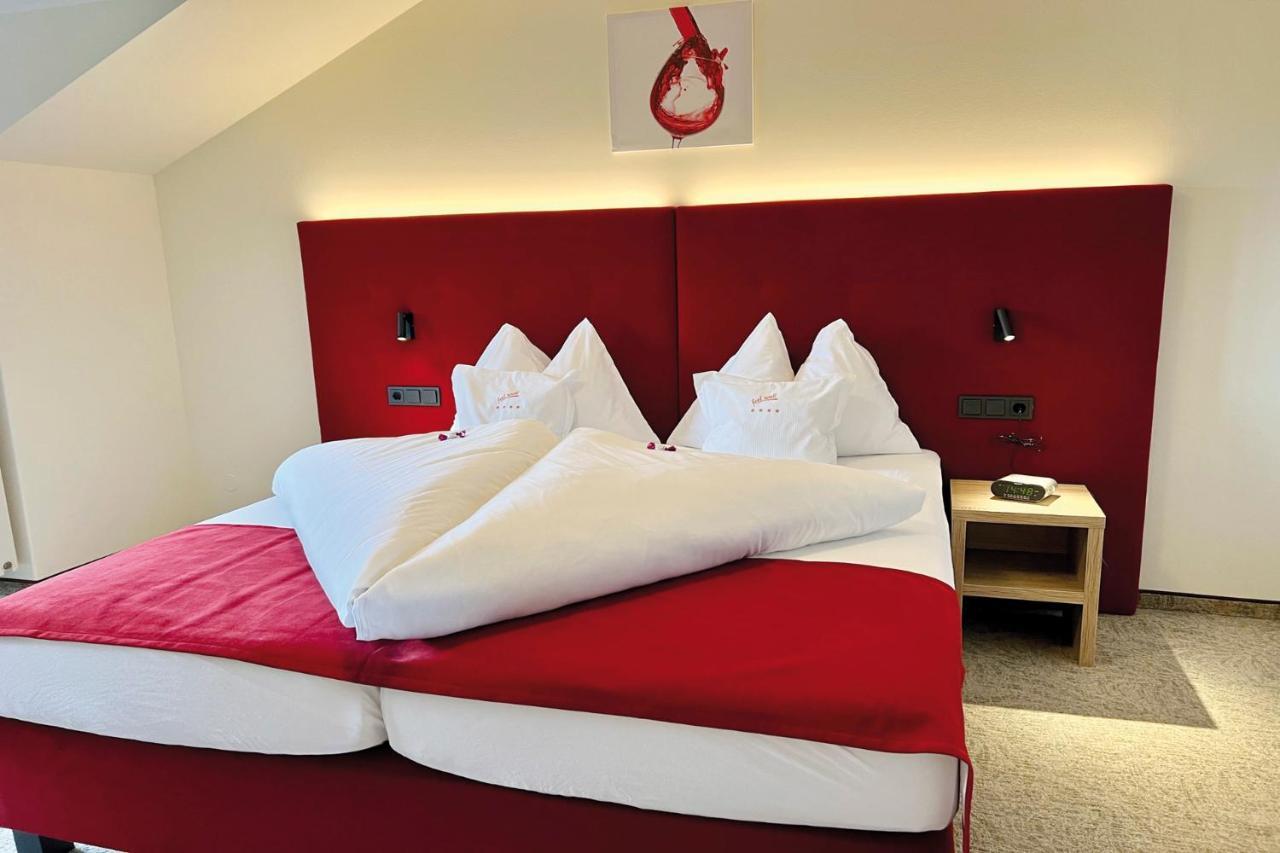 Hotel Pachernighof Фельден-ам-Вёртер-Зе Экстерьер фото