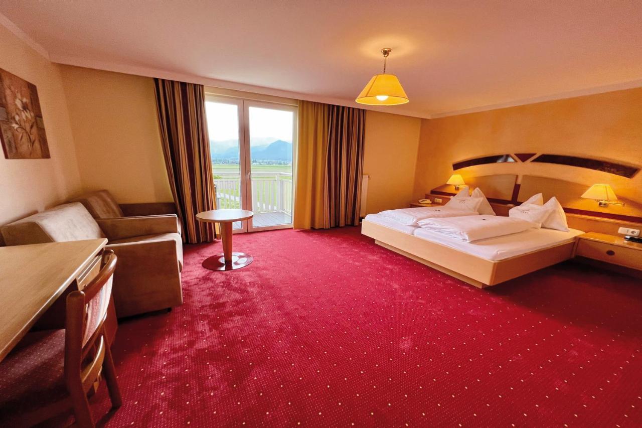Hotel Pachernighof Фельден-ам-Вёртер-Зе Экстерьер фото