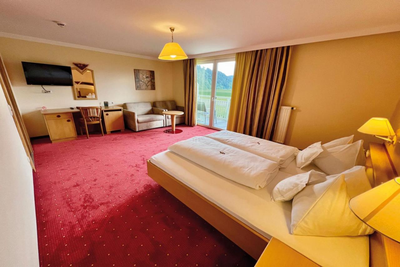 Hotel Pachernighof Фельден-ам-Вёртер-Зе Экстерьер фото