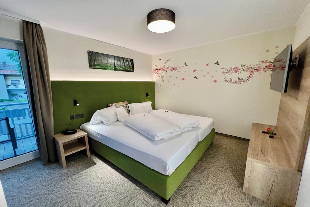 Hotel Pachernighof Фельден-ам-Вёртер-Зе Экстерьер фото